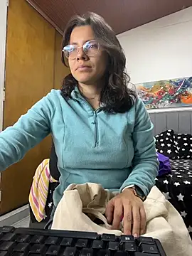 karlamorris  online show from March 9, 1:15 pm