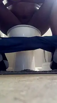 freakniknutty online show from December 19, 4:45 am