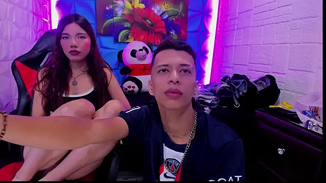 Ashley James online show from November 21, 8:18 pm