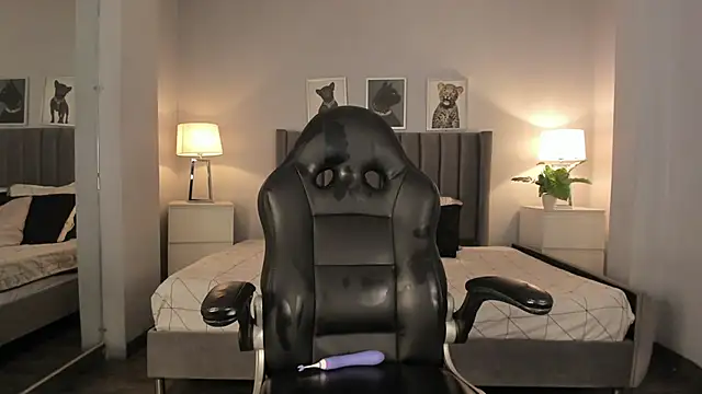 renee shelby  online show from March 12, 1:03 am