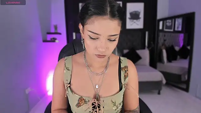 renee shelby  online show from January 31, 8:18 pm