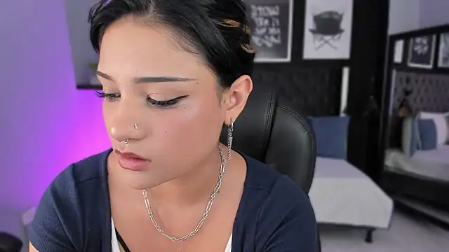 renee shelby  online show from March 9, 8:24 pm