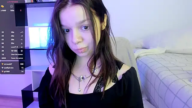 crystal lilith online show from February 11, 1:20 am