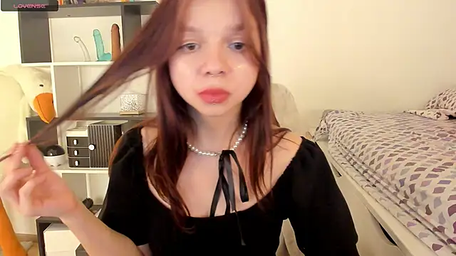 crystal lilith online show from February 22, 4:30 pm