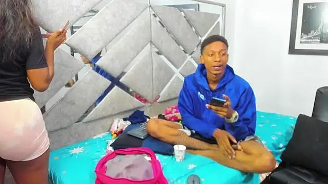 EvaxEmma online show from February 14, 1:08 pm