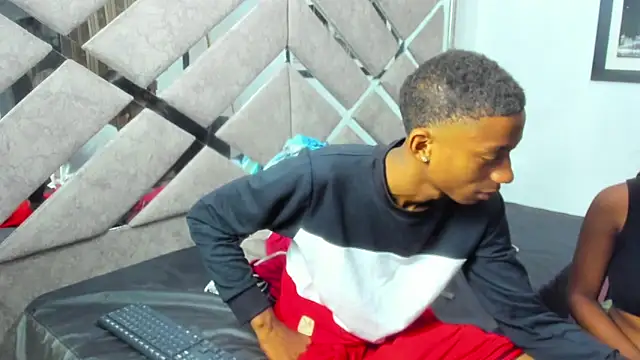 EvaxEmma online show from March 4, 1:17 pm