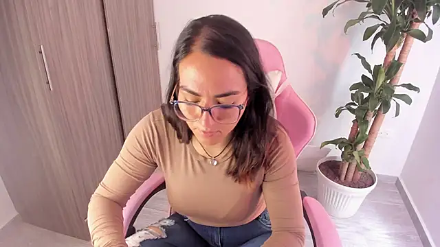 Sofi Martinezz0 online show from October 23, 5:01 pm