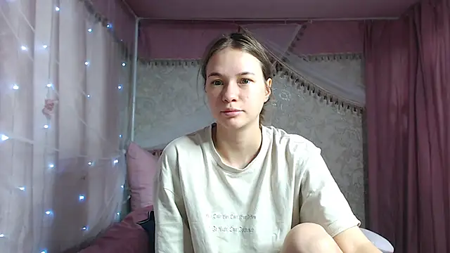 leila bambi  online show from November 26, 3:46 pm