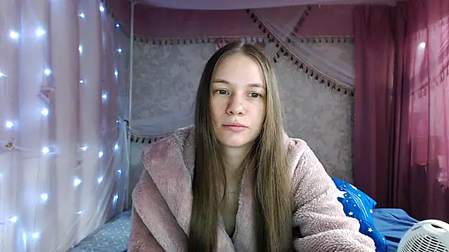 leila bambi  online show from February 3, 4:10 am