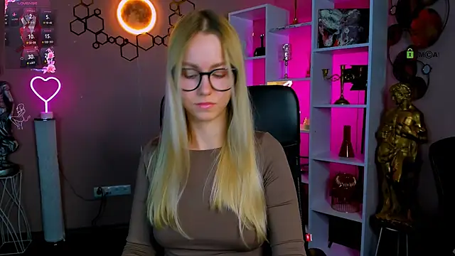 mary mooore online show from September 23, 7:28 pm