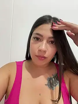 Snapshot of Latina_vanessa chatting on February 15, 12:07 am Latina vanessa online show from February 15, 12:07 am