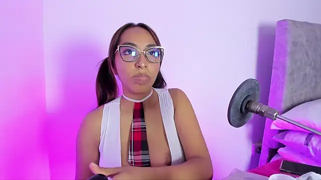 Snapshot of Leticia_brownn1 chatting on March 2, 7:43 pm Leticia brownn1 online show from March 2, 7:43 pm