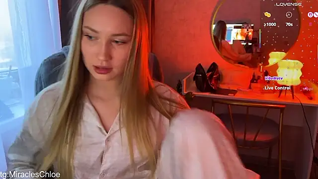 ChloeMillerMeow online show from March 10, 1:05 pm