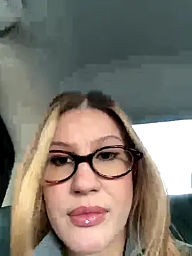 Snapshot of RinaCat chatting on October 20, 5:41 am RinaCat online show from October 20, 5:41 am