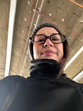 Snapshot of RinaCat chatting on November 9, 5:28 am RinaCat online show from November 9, 5:28 am