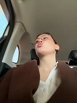 RinaCat online show from April 9, 5:40 am