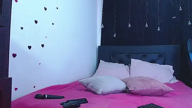 Georgina Copper online show from February 21, 8:43 pm