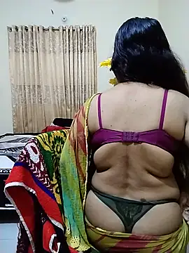 Snapshot of Ameera19 chatting on June 18, 8:35 pm Ameera19 online show from June 18, 8:35 pm