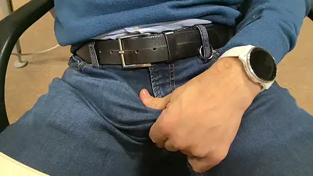 alessandroman2114 online show from December 1, 5:29 pm