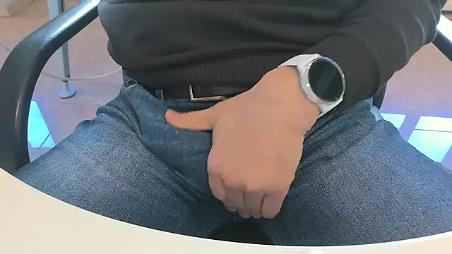 alessandroman2114 online show from March 30, 10:05 am