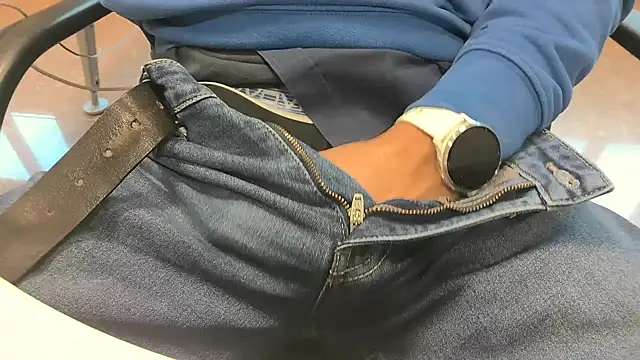 alessandroman2114 online show from April 13, 4:23 pm