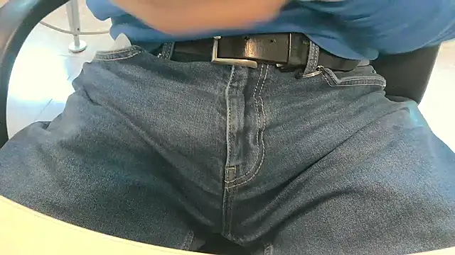 alessandroman2114 online show from April 14, 10:21 am