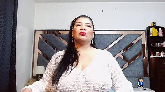 Snapshot of KarlaTesg chatting on July 14, 9:14 am KarlaTesg online show from July 14, 9:14 am