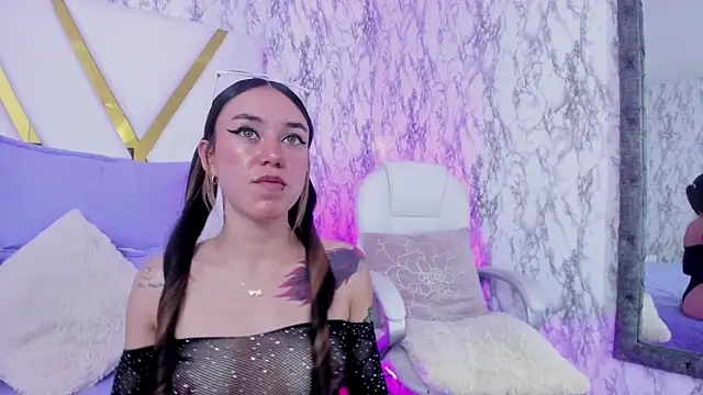 Athziry  online show from January 20, 9:53 pm