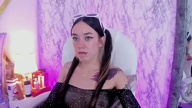 Athziry  online show from January 21, 12:57 am