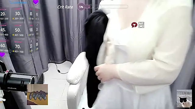 CryKuro  online show from December 7, 8:05 pm