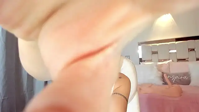 Snapshot of megan_connor_ chatting on January 11, 9:53 pm megan connor online show from January 11, 9:53 pm