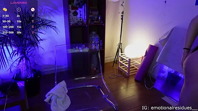 droolingdollfacee online show from December 21, 10:17 pm