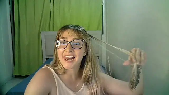 Snapshot of katy_pp chatting on October 31, 1:17 am katy pp online show from October 31, 1:17 am