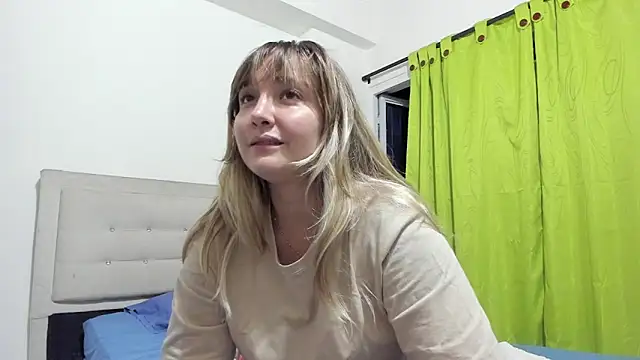 Snapshot of katy_pp chatting on November 18, 11:37 pm katy pp online show from November 18, 11:37 pm