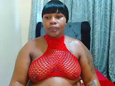 Snapshot of curvycloe1 chatting on December 21, 5:36 am curvycloe1 online show from December 21, 5:36 am