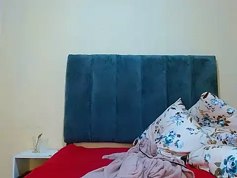 curvycloe1 online show from November 28, 3:20 am