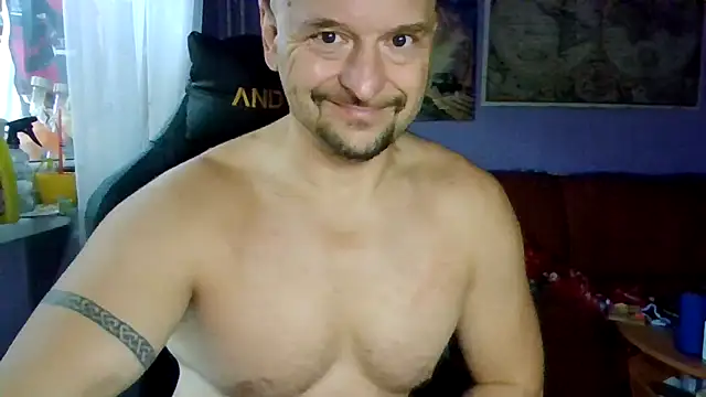 Snapshot of Sports-beast chatting on October 17, 6:05 am Sports-beast online show from October 17, 6:05 am