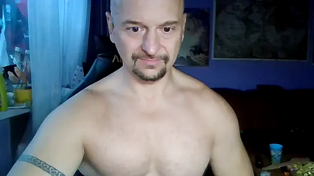 Snapshot of Sports-beast chatting on October 24, 5:48 am Sports-beast online show from October 24, 5:48 am