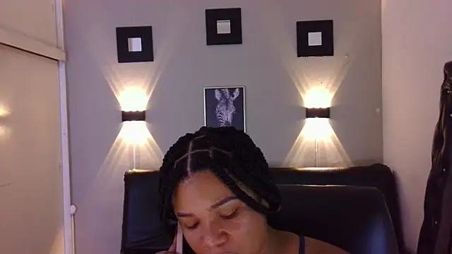ashley Tompson1 online show from December 11, 6:20 pm