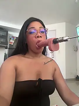 ashley Tompson1 online show from December 14, 1:05 pm