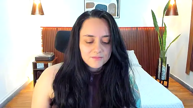 KatherineBond online show from October 30, 7:25 pm