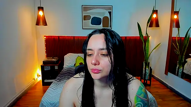 KatherineBond online show from November 19, 6:30 pm