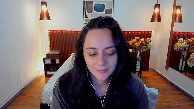 Snapshot of KatherineBond chatting on May 27, 7:11 pm KatherineBond online show from May 27, 7:11 pm