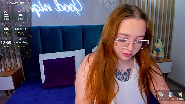 Snapshot of Emma_adorablle chatting on January 27, 1:37 am Emma adorablle online show from January 27, 1:37 am