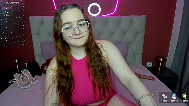 Snapshot of Emma_adorablle chatting on February 9, 4:36 am Emma adorablle online show from February 9, 4:36 am