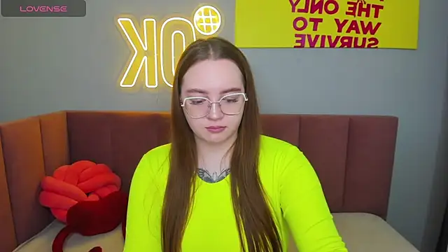 Snapshot of Emma_adorablle chatting on February 12, 1:41 am Emma adorablle online show from February 12, 1:41 am