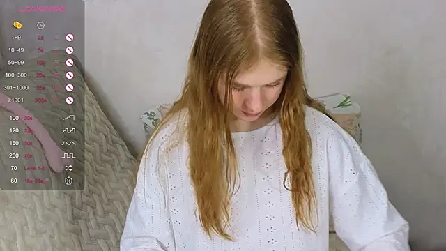 TrissMerigold9 online show from February 14, 11:20 pm