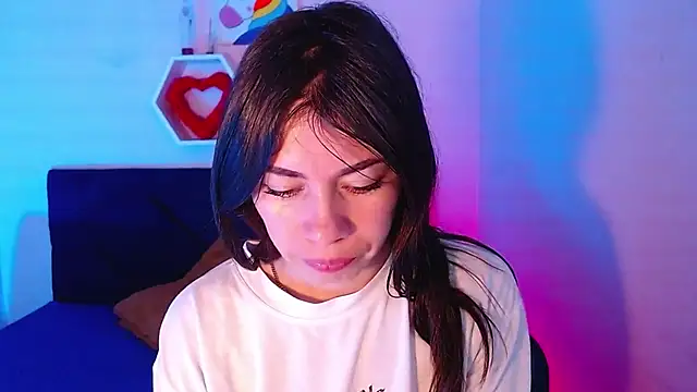 AnnaliOlsenX online show from December 22, 1:11 pm