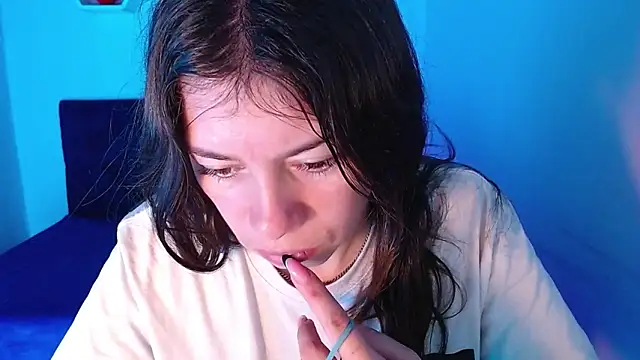 AnnaliOlsenX online show from January 3, 2:08 pm