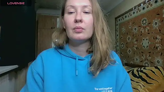 Snapshot of AnnaXLovers chatting on October 14, 2:18 pm AnnaXLovers online show from October 14, 2:18 pm